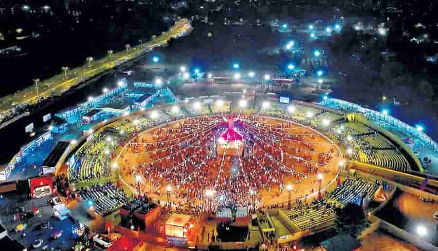 garba and dandiya celebration vadodara